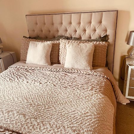 A Room In Central Park Apts Carrick-on-Shannon Bagian luar foto