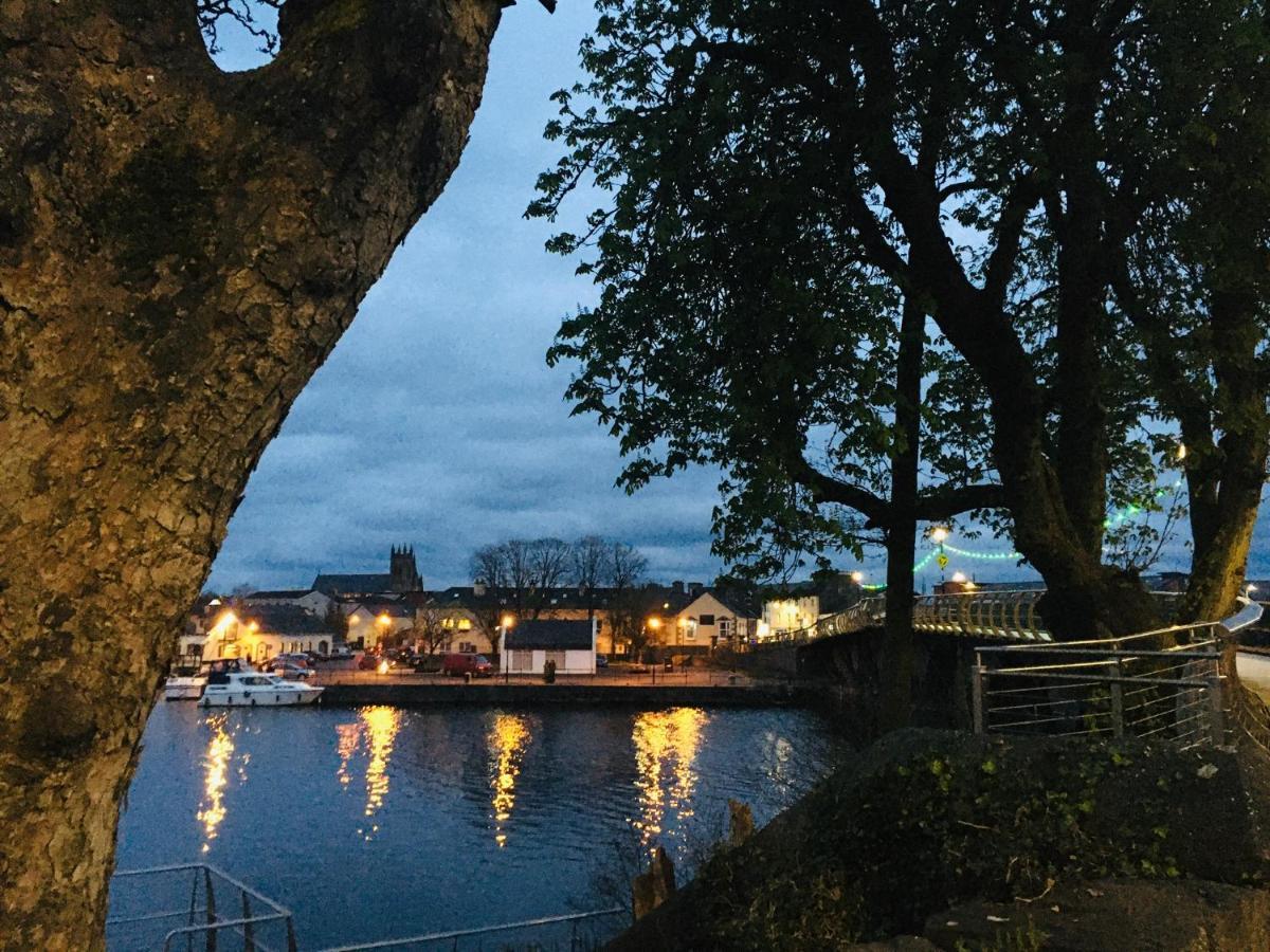 A Room In Central Park Apts Carrick-on-Shannon Bagian luar foto